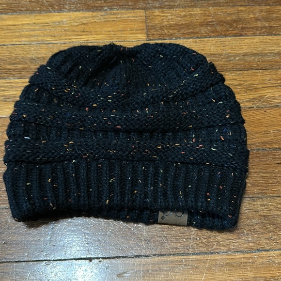C.C Black Color Speckle Knit Ponytail Beanie - Picture 4 of 4